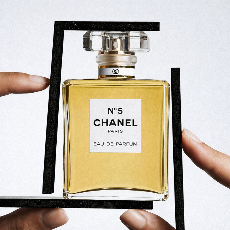 シャネル N°5 オードゥ パルファム（ヴァポリザター）1.5ml ミニサイズ 特製サイズ サンプル 香水 フレグランス フランス製 女性のための香り バラとジャスミンをメインノートとしたフローラル系の香り 稀なラグジュアリーな香り CHANEL chanel